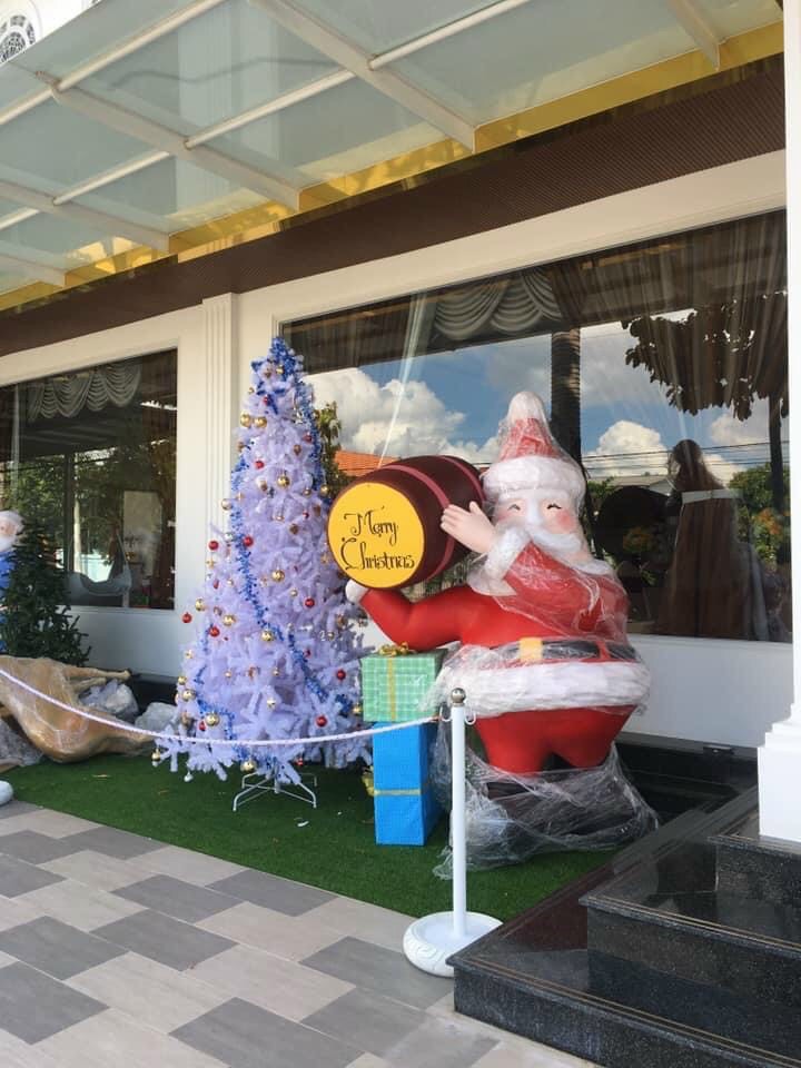 THIẾT KẾ THI CÔNG TRANG TRÍ CÂY THÔNG NOEL KÍCH THƯỚC LỚN